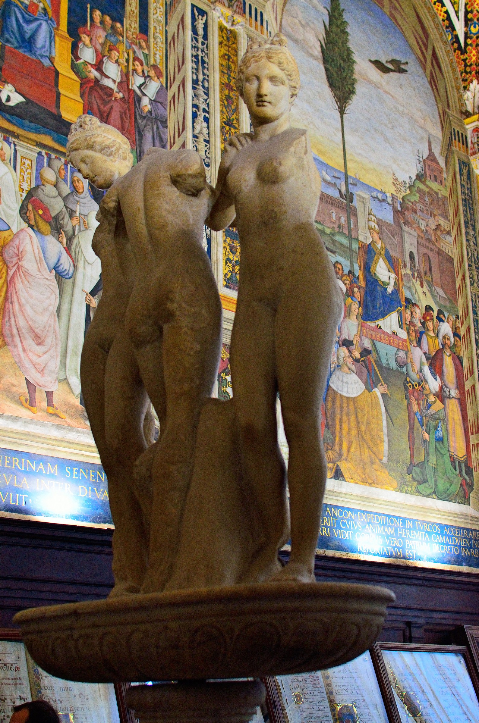 Biblioteca duomo - 3 grazie