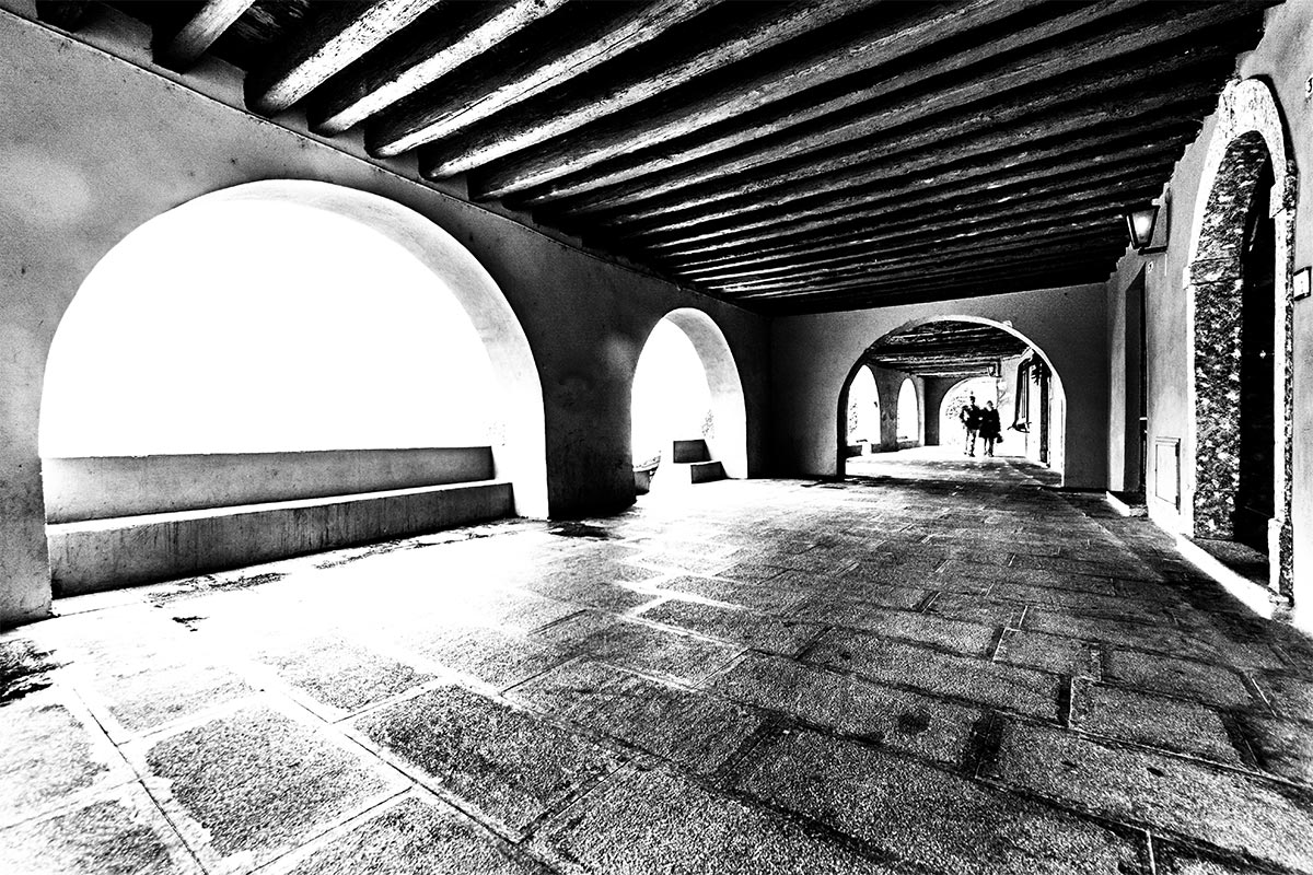 A passeggio sul lungolago