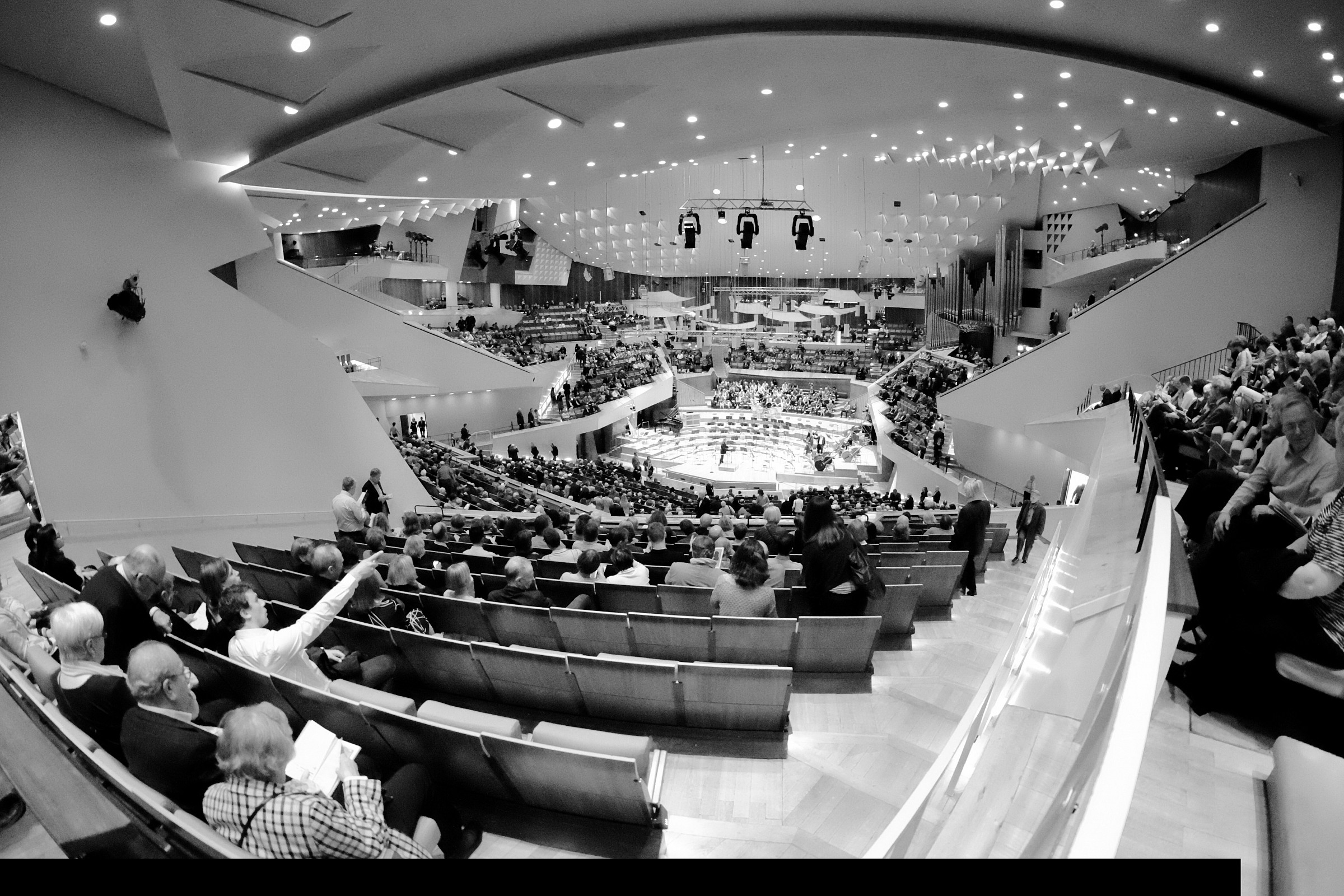 Berlin: waiting for the concert