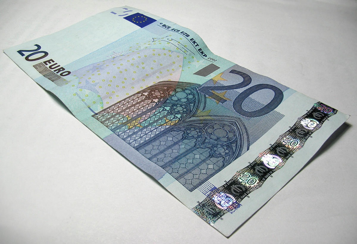 20 Euro - 3 scatti Multifuoco Canon a640