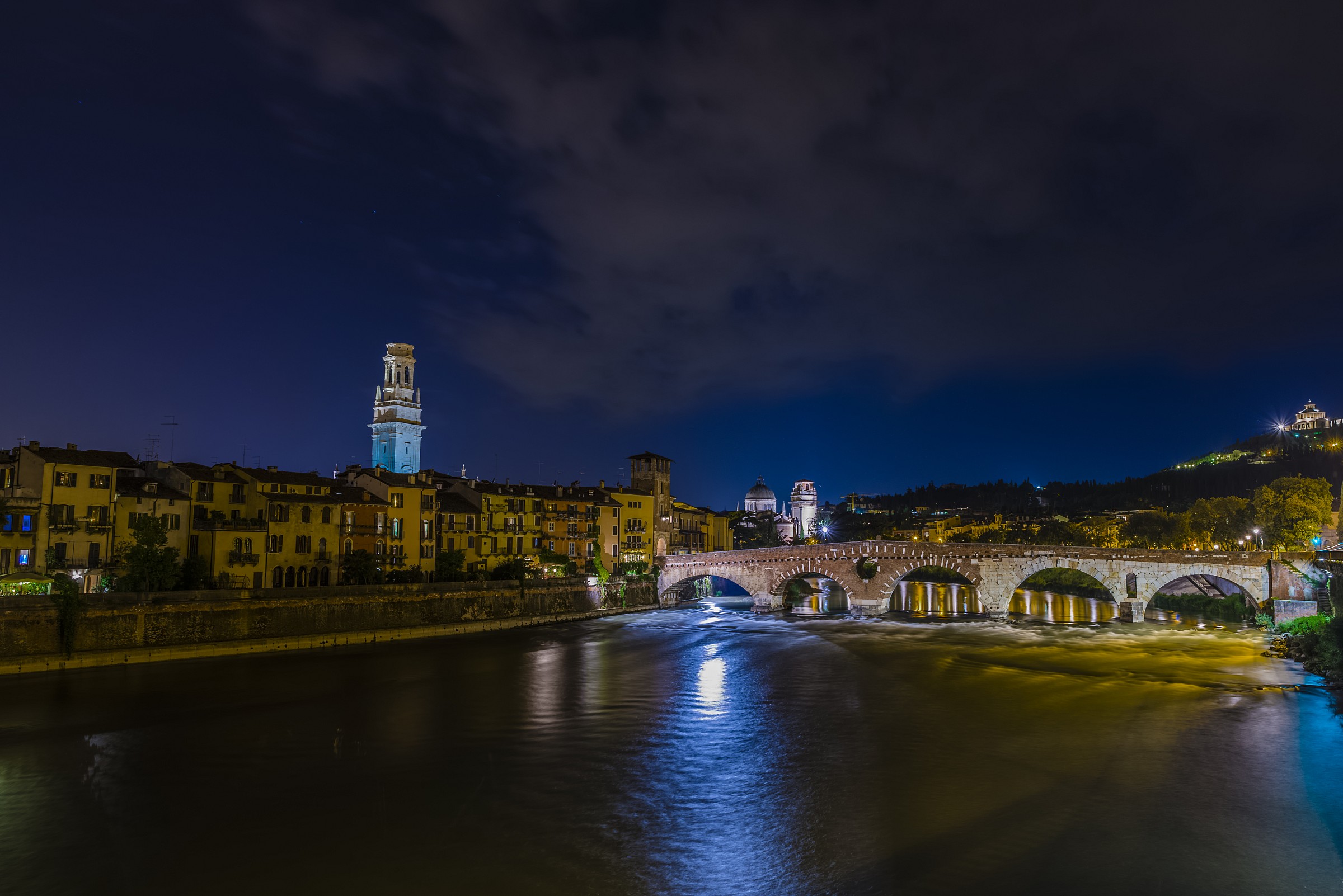 Notturno Lungo Adige, Verona