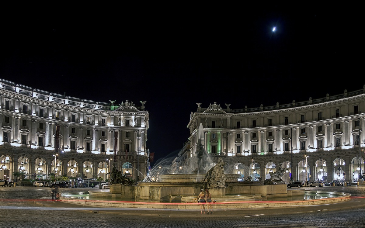 Una sera a Piazza Esedra