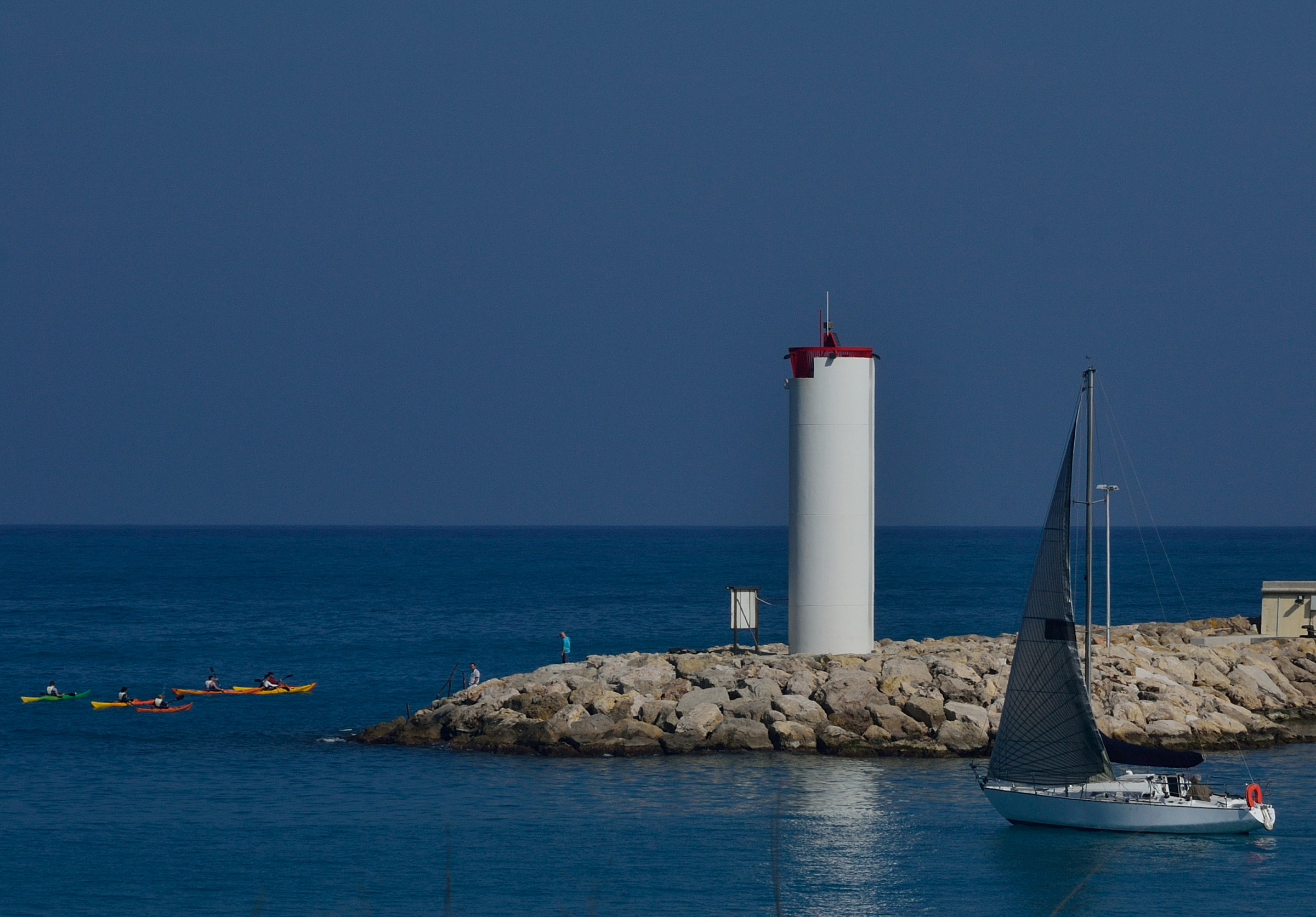 Antibes - (Francia) - Mare calmo.