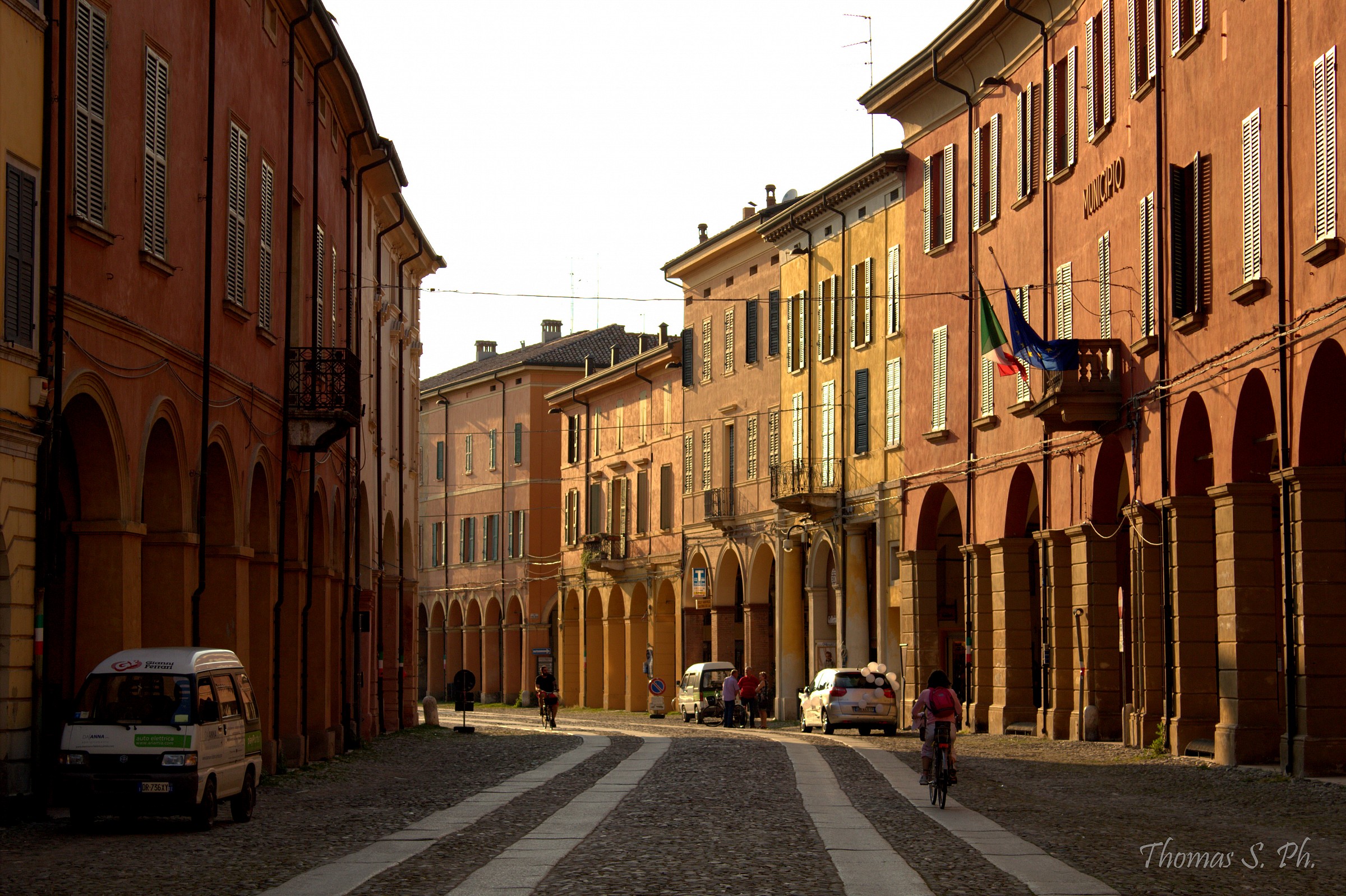 Per le vie di Correggio.