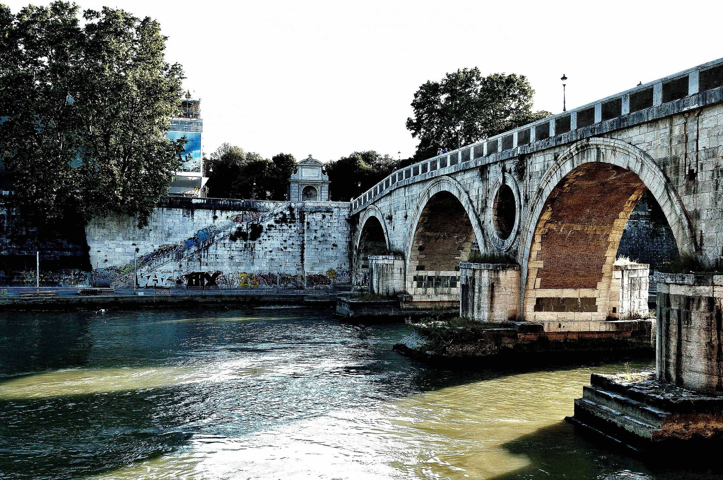 Luce crepuscolare sul Tevere