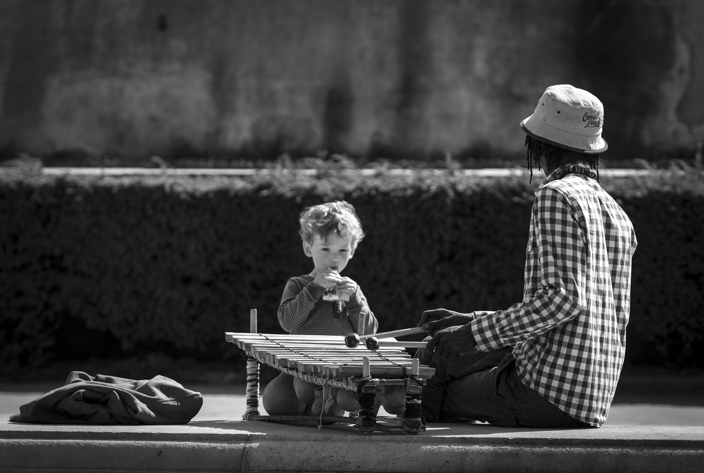 the child and the street artist