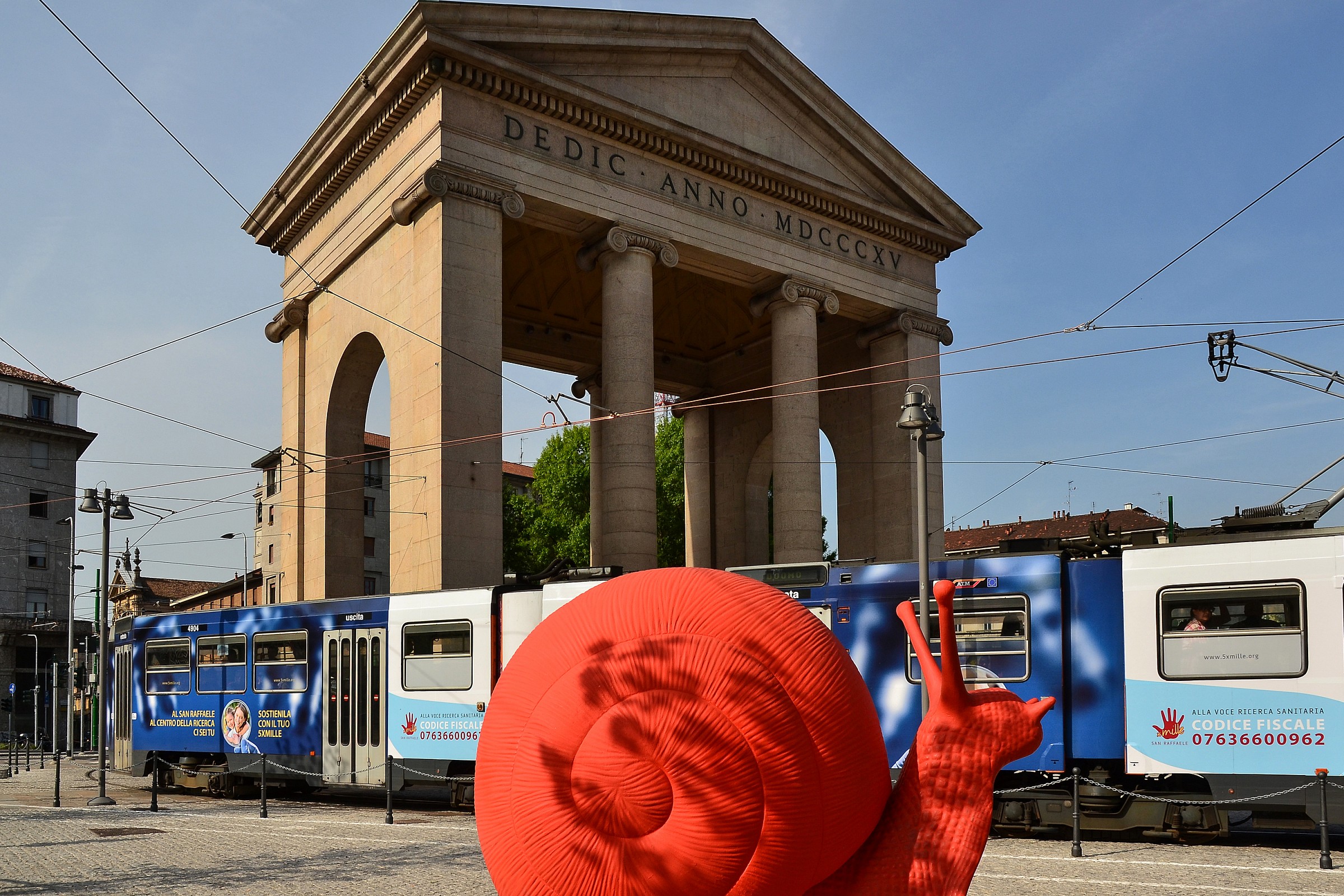 door .. Ticino and snails!