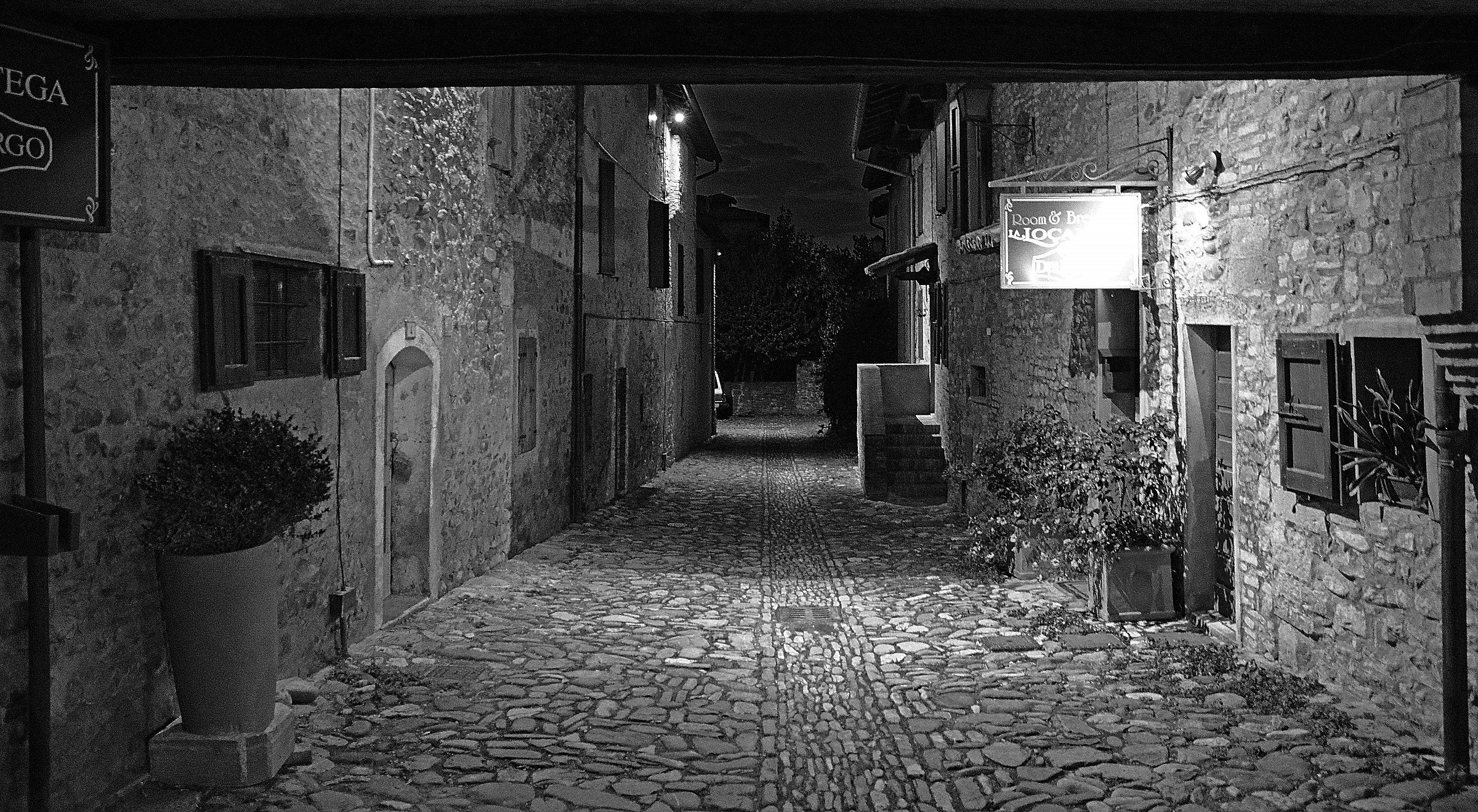 Torrechiara di notte.