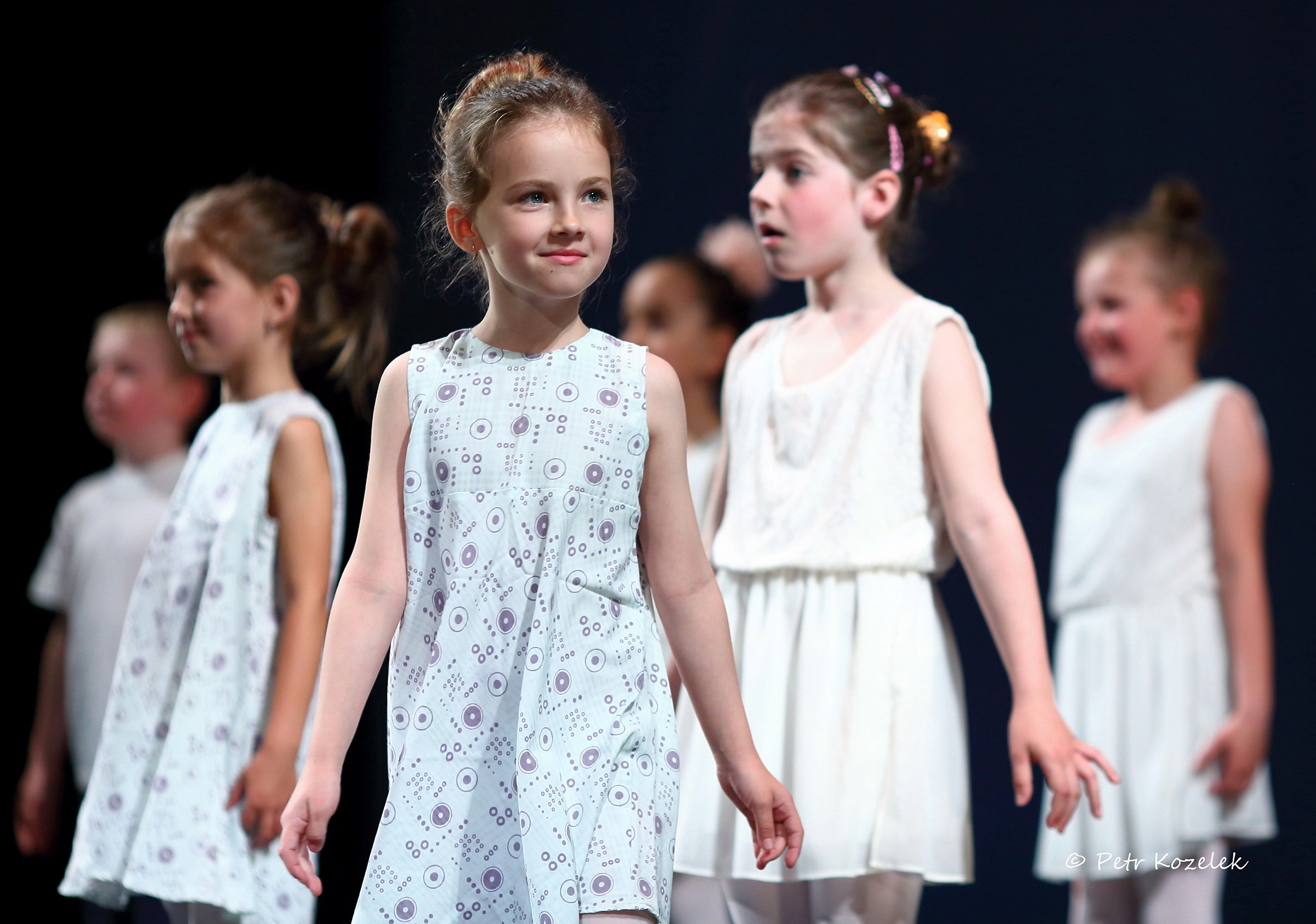 The children dancers II