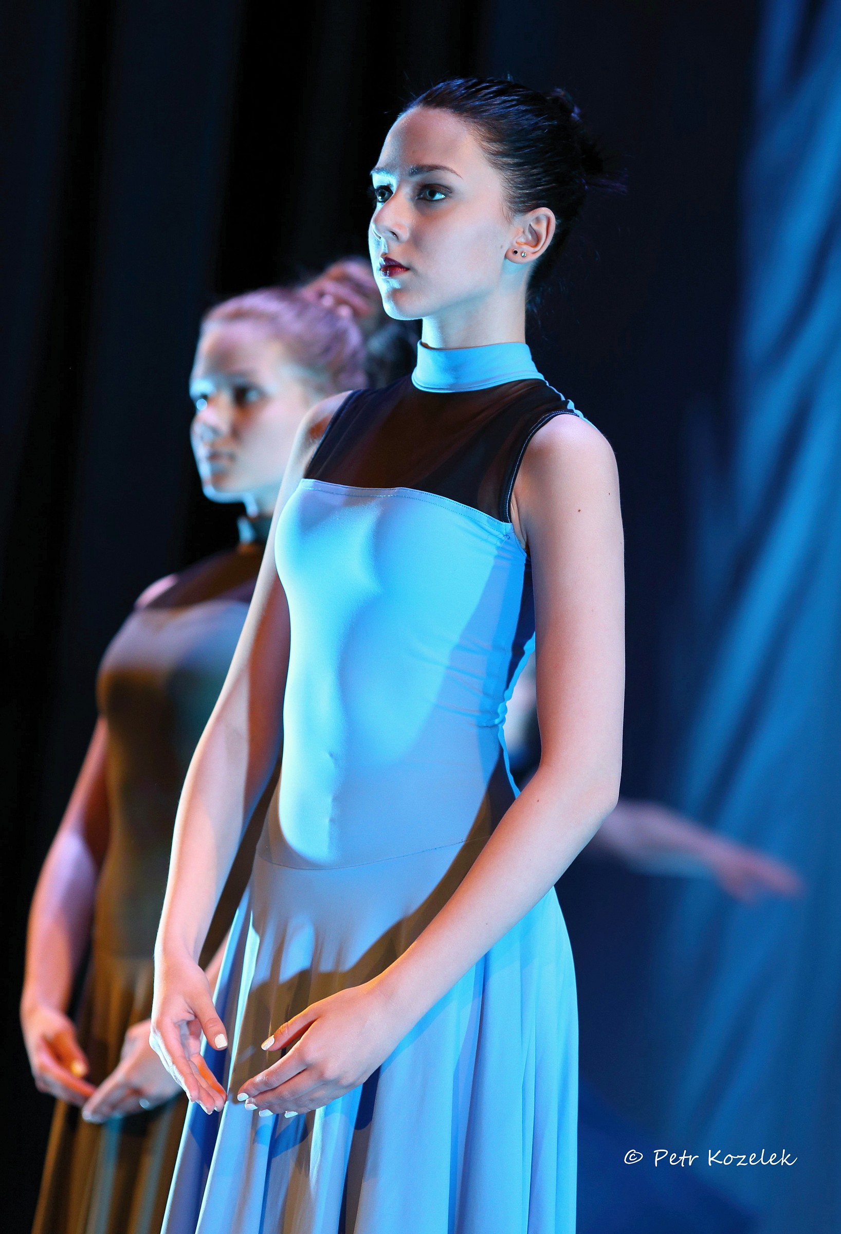 The female dancers IX