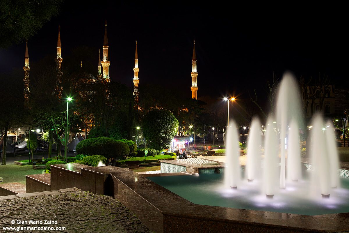Istanbul by Night (2012) - 02