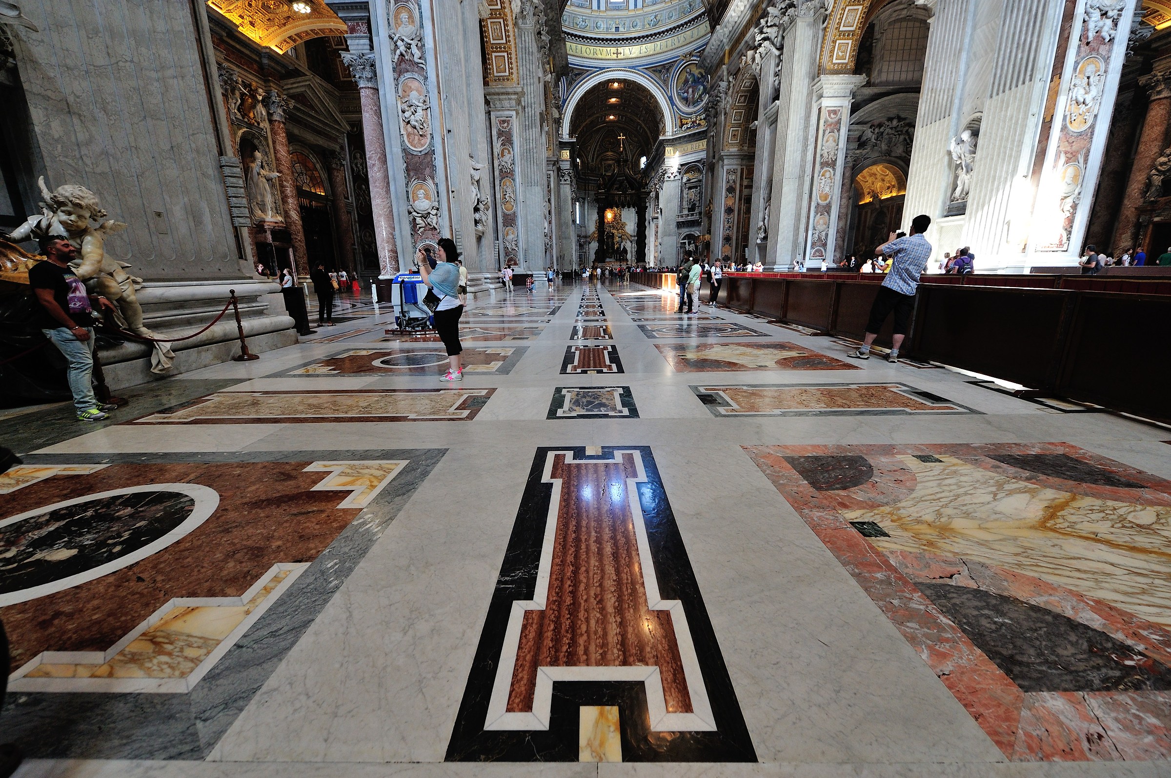 Roma-Interno Basilica S.Pietro