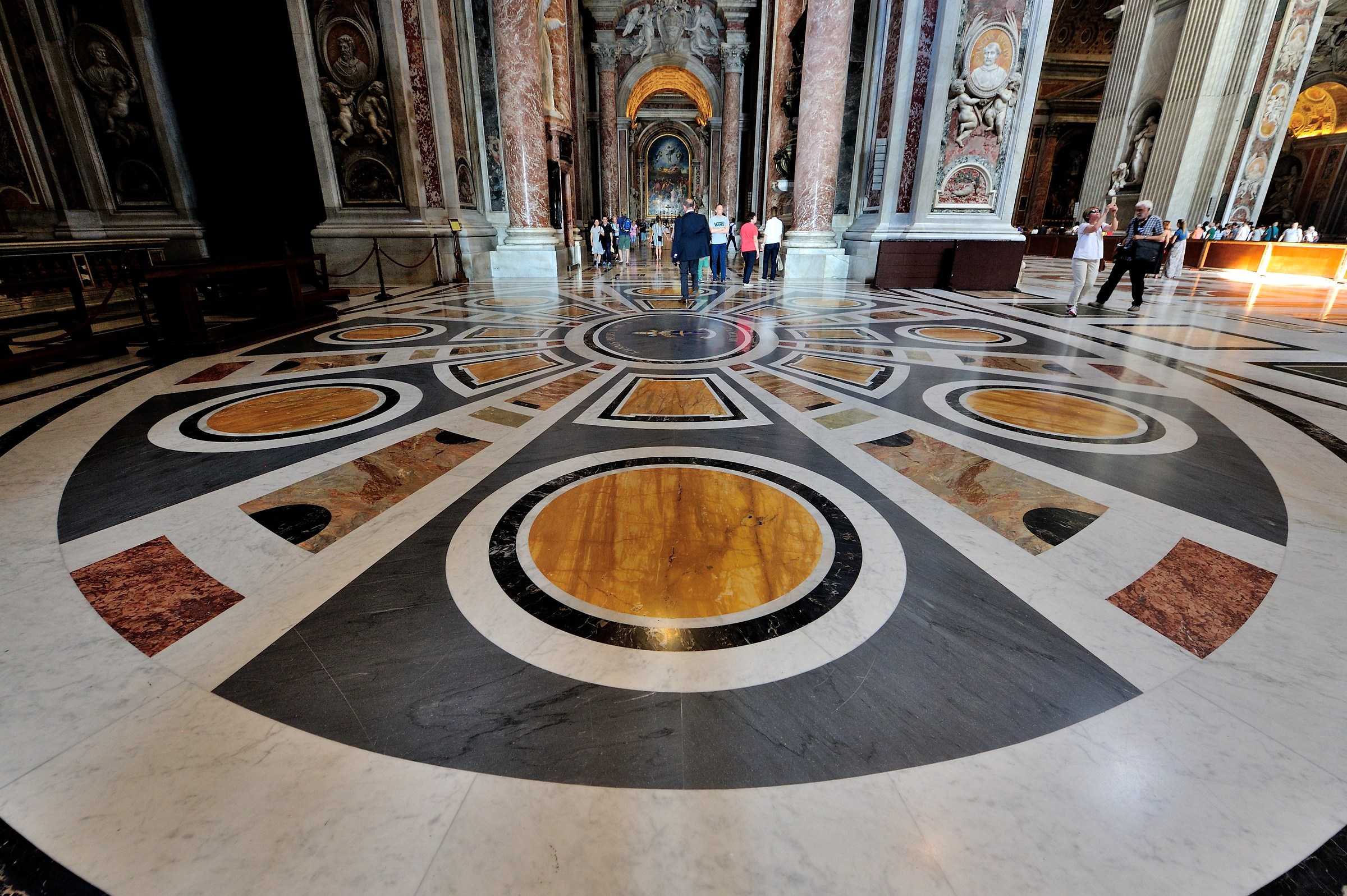 Roma-Interno Basilica S.Pietro
