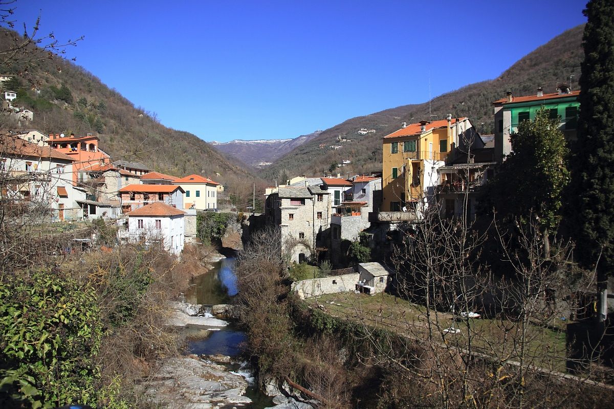 Case a Pieve di Teco