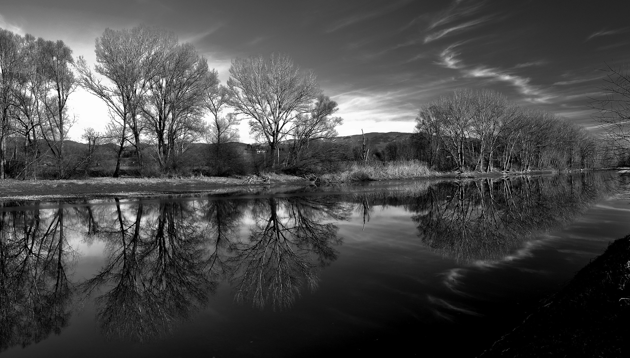 An arrow on the water ....