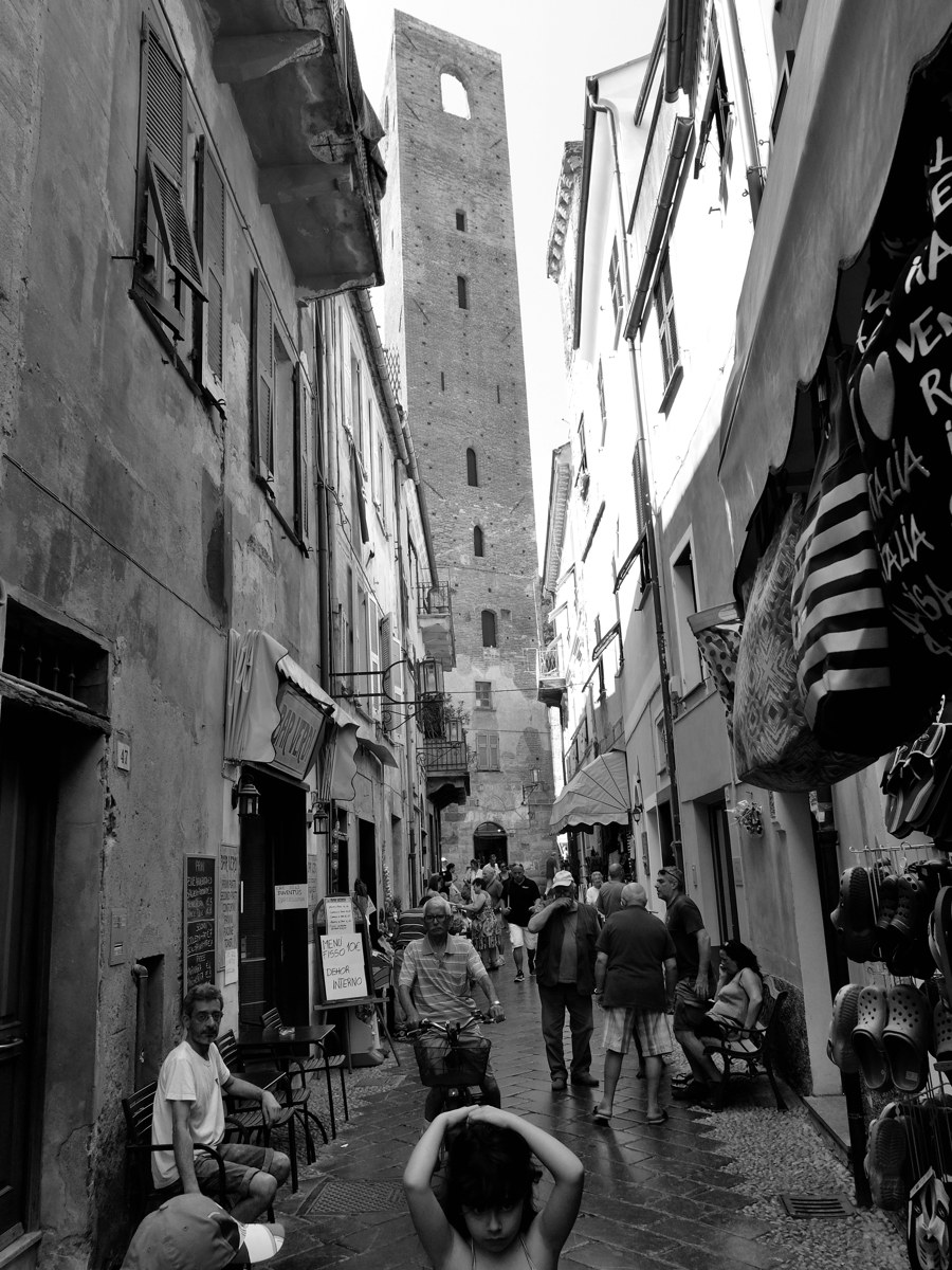 caos per le vie di noli