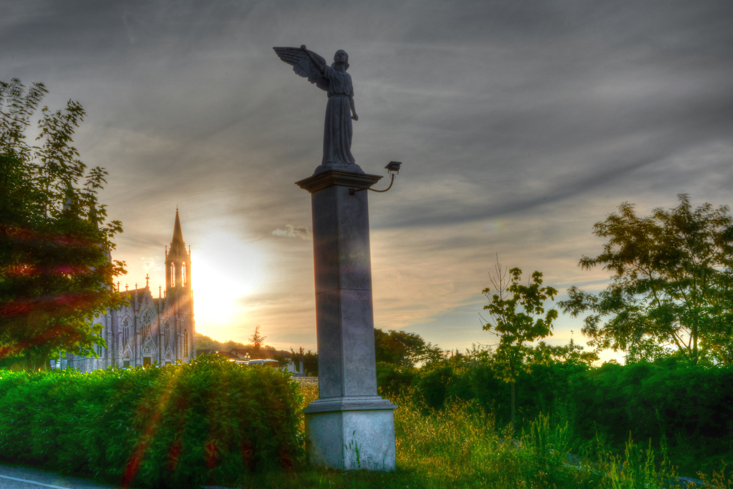 Angels lead you in ... (Castelpetroso Sanctuary)