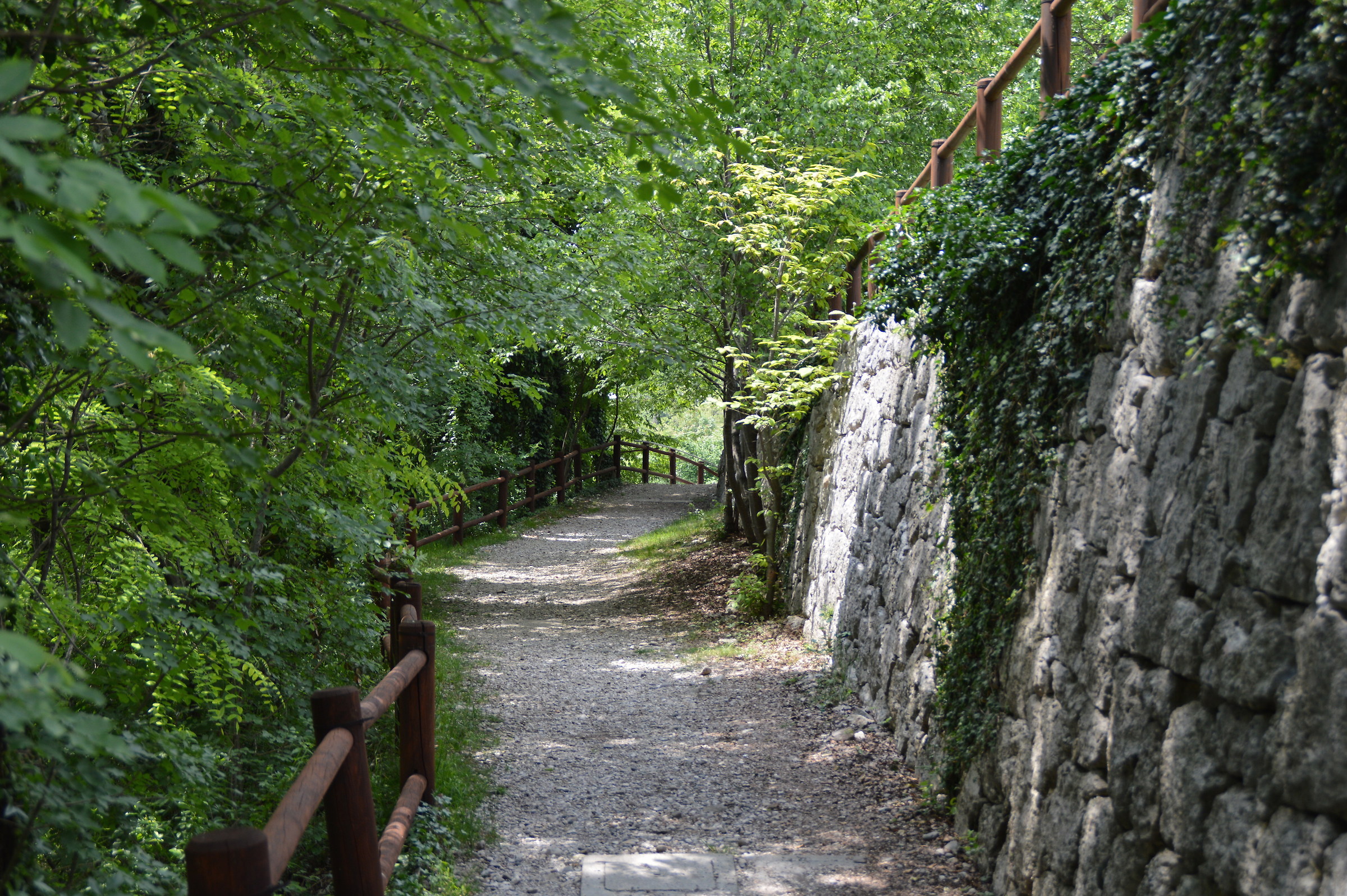 Lago di Cornino sentiero
