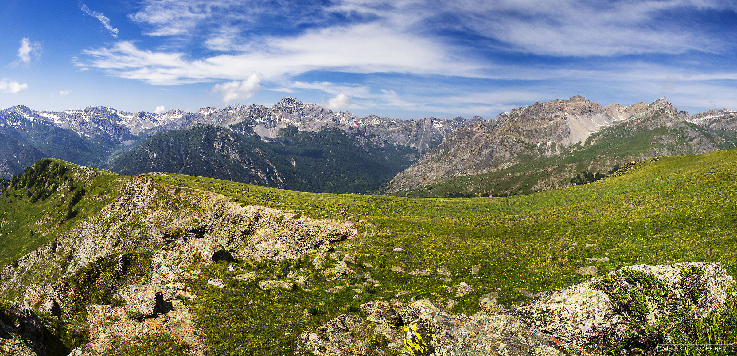 Blue skies above Ussolo (Val Maira) - 2