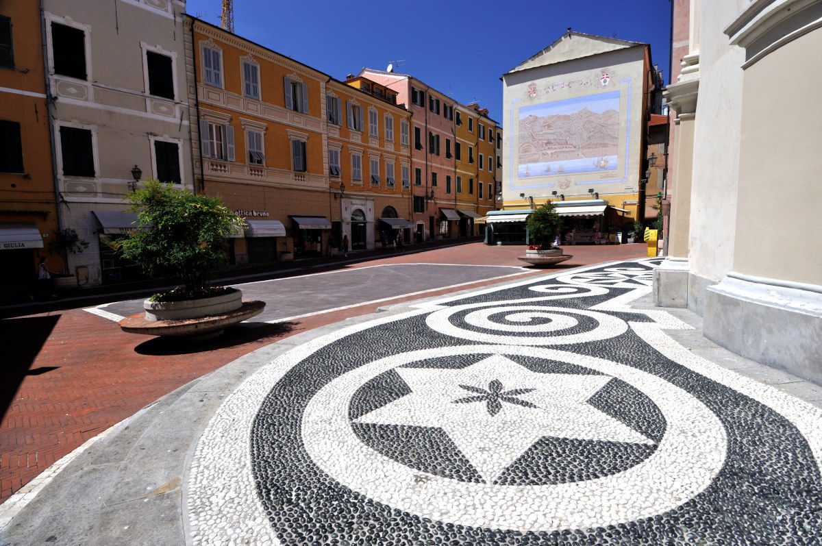 Mosaici del sagrato del Duomo Imperia-Oneglia
