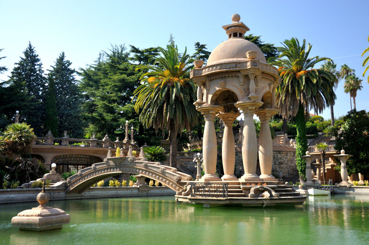 Imperia-Oneglia.Nel giardino di Villa Grock.