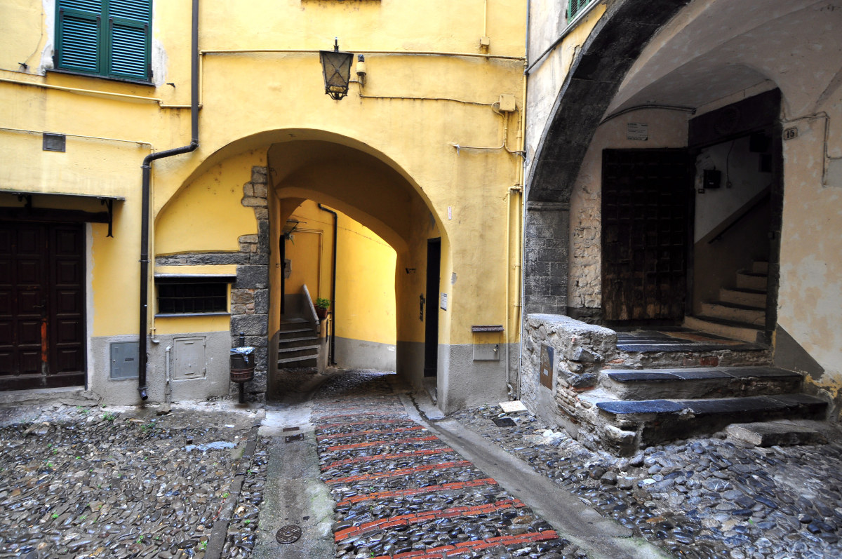 In the heart of medieval Taggia (Imperia)