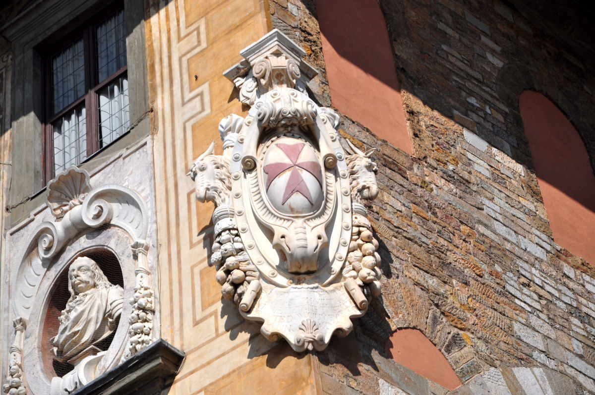 Pisa. The coat of arms of the city.