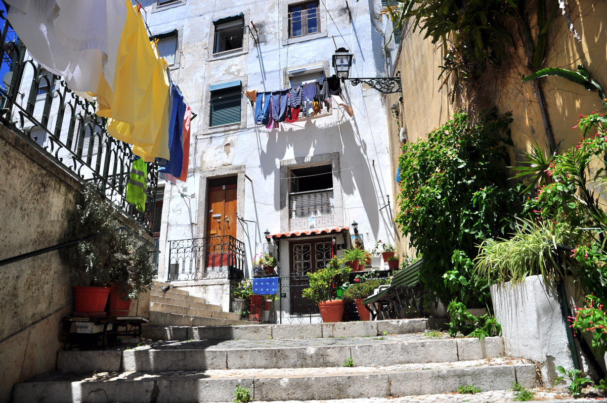 In the typical and popular Alfama district.