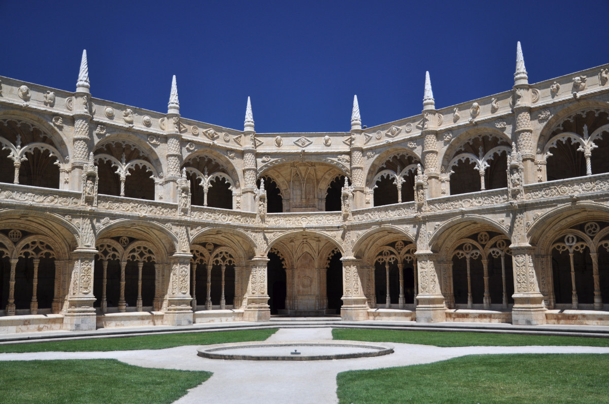 The beautiful cloister of the Monastery of Jeronimos.
