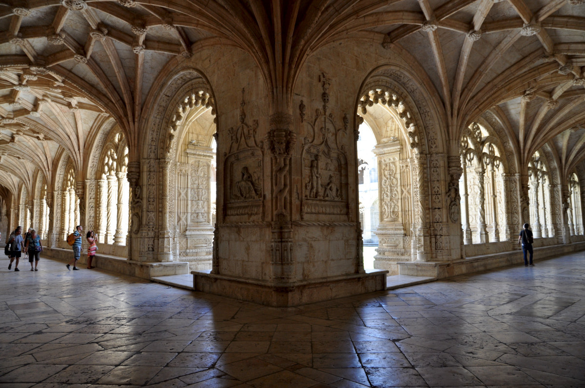 Absolute refinement of architecture Manueline.