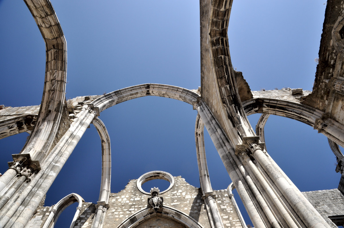 Ruins in the medieval church of Carmo.