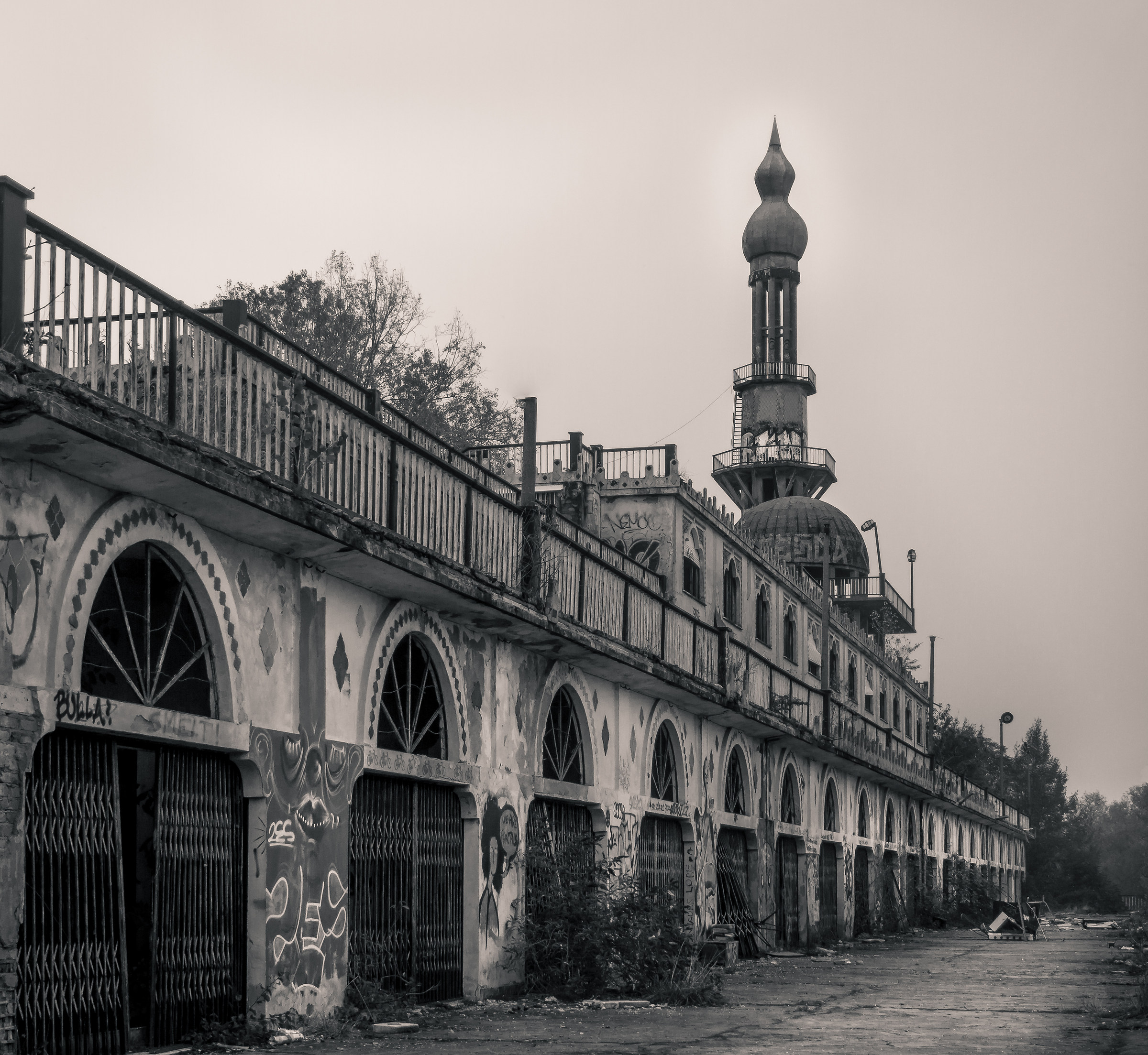 Consonno (Lc) città fantasma