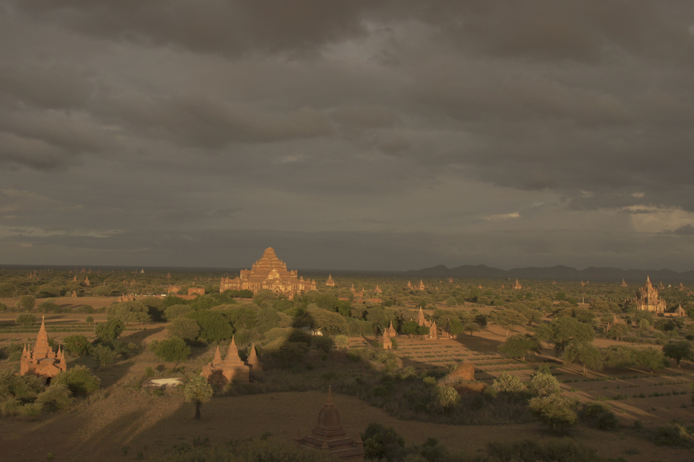 The plain of temples