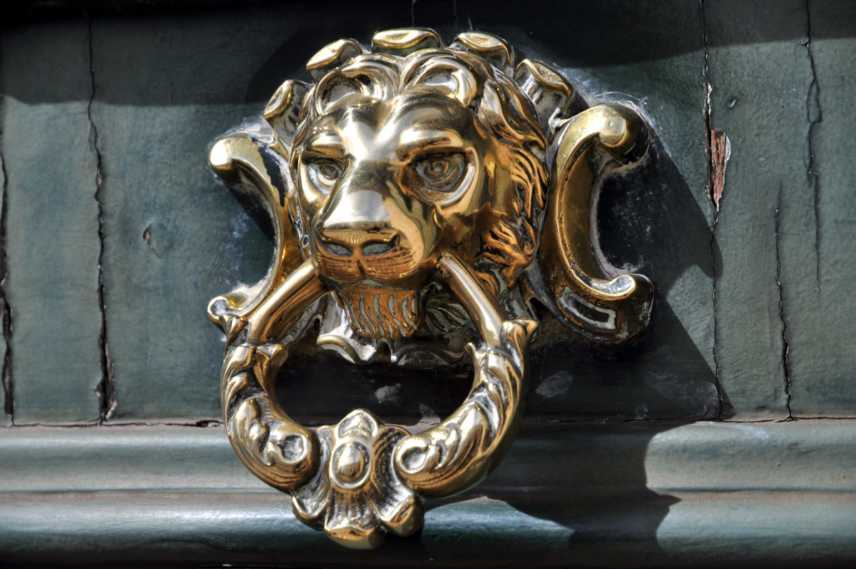 A lion at the door. Beware!