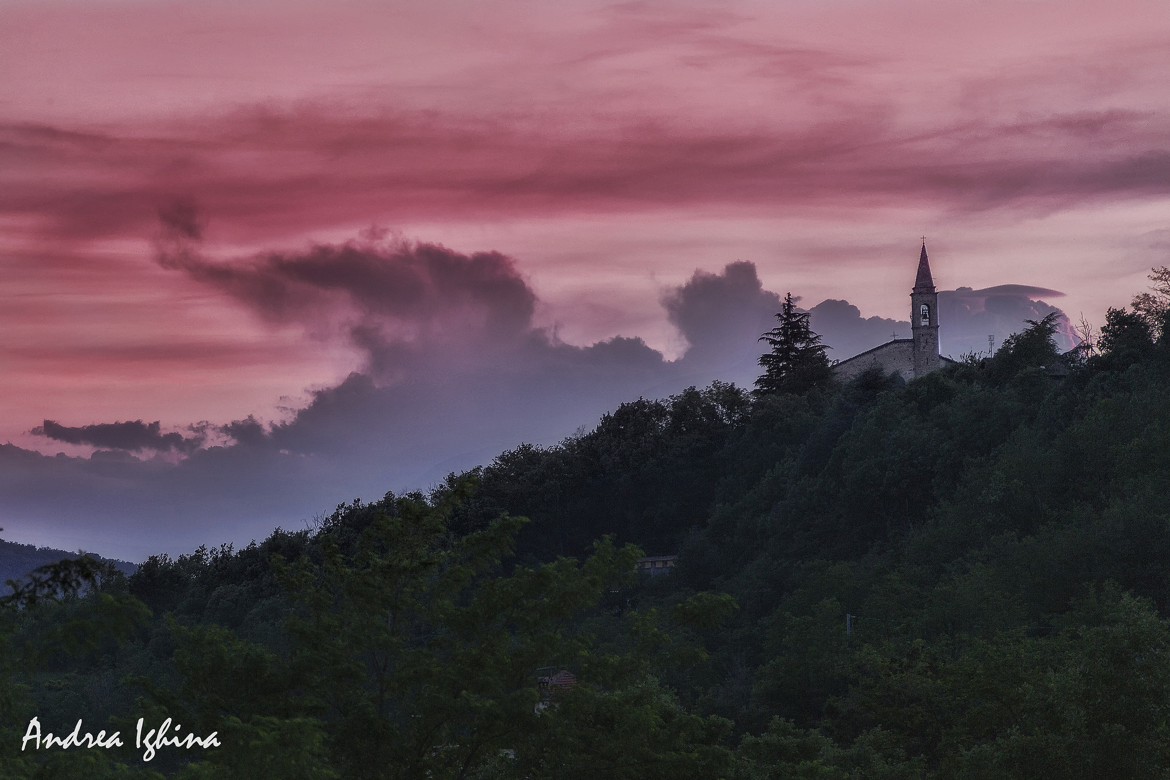Tramonto sul Santuario della Bruceta, Cremolino (al).