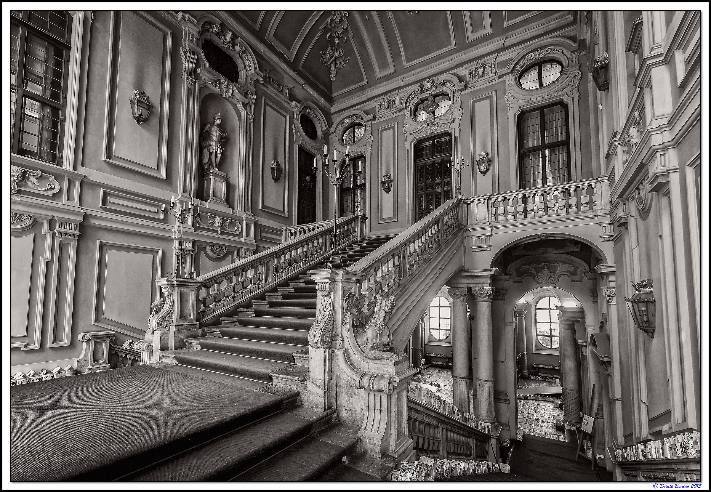 Palazzo Barolo: Staircase
