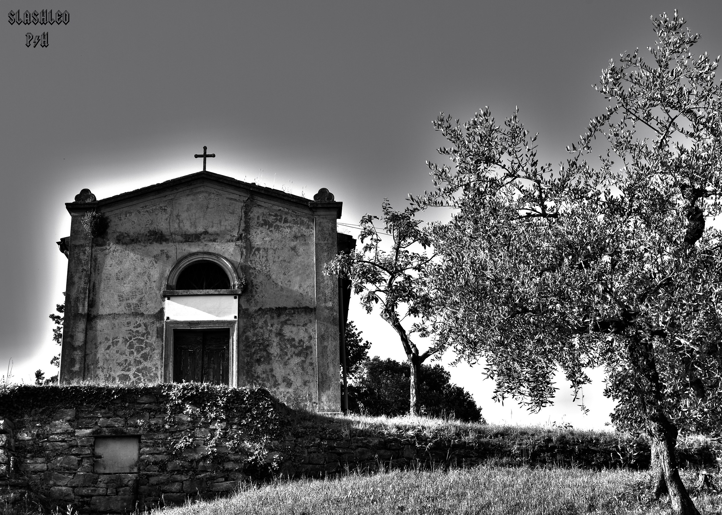 Chiesetta con tentativo di HDR