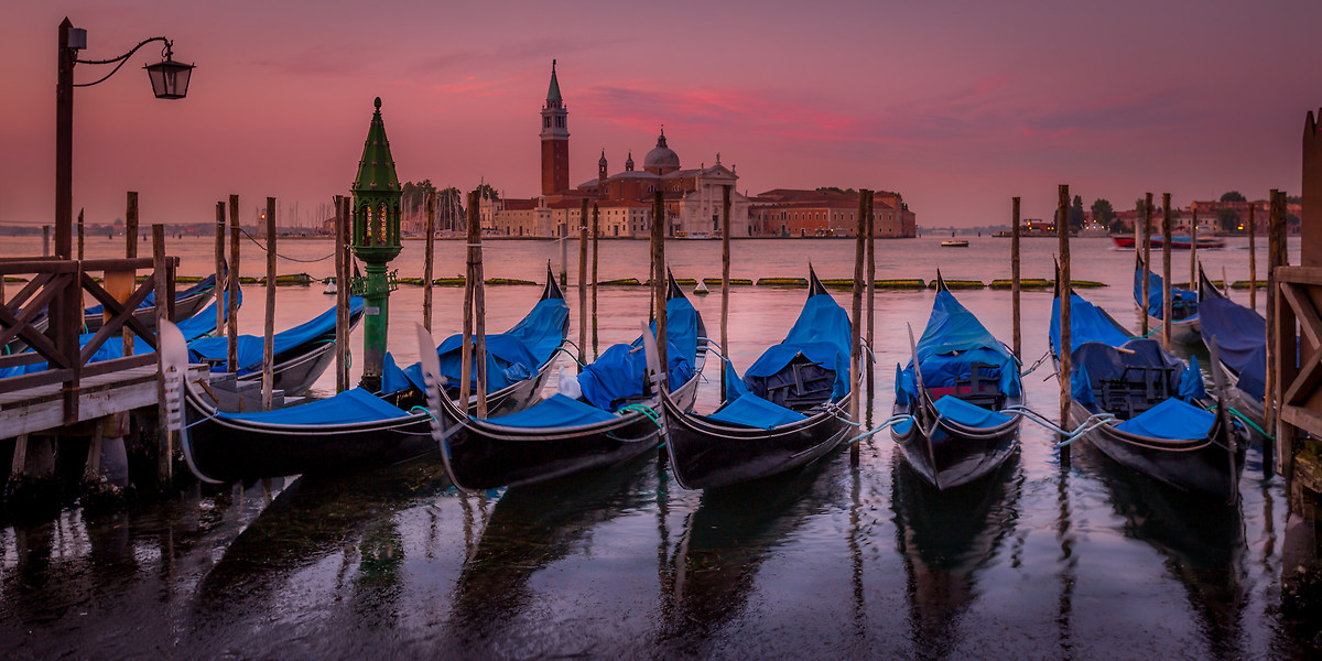 Un classico da Venezia... le gondole