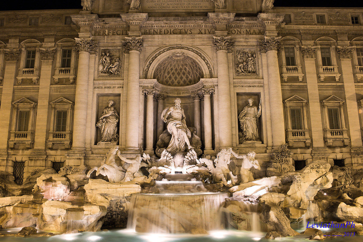 Roma Notturna - Fontana di Trevi