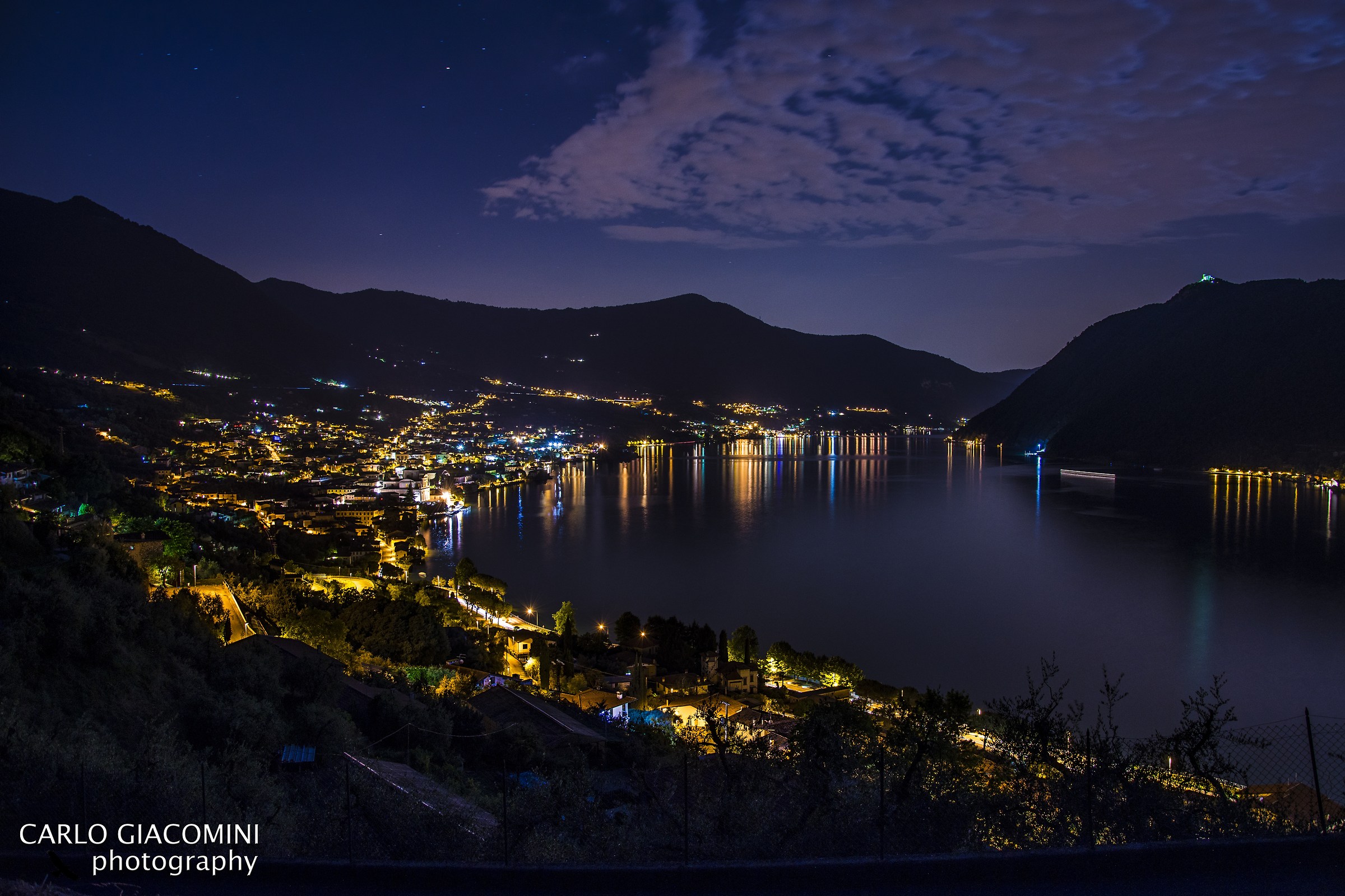Sulzano e Montisola by night