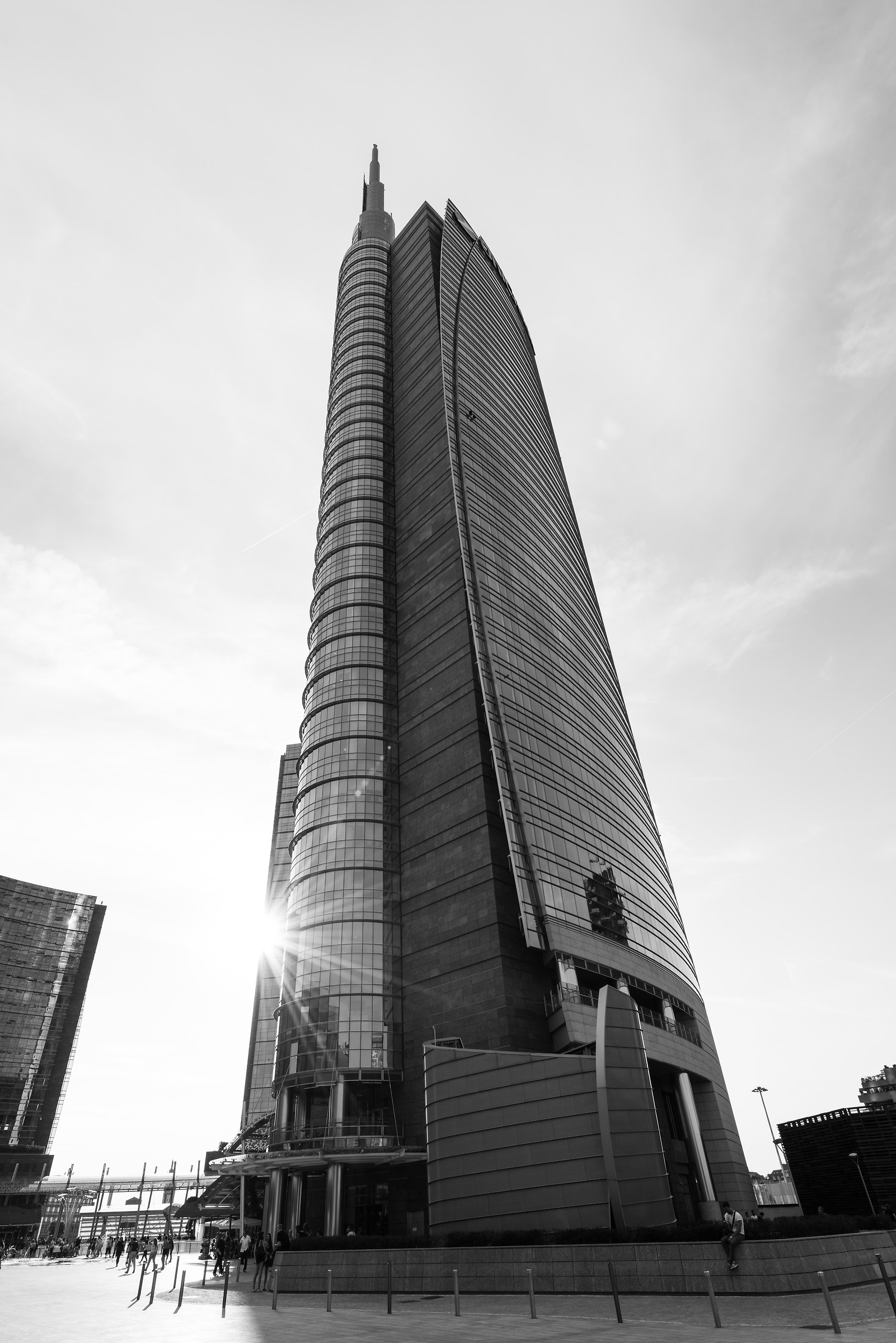 Island Photo - Piazza Gae Aulenti Milan