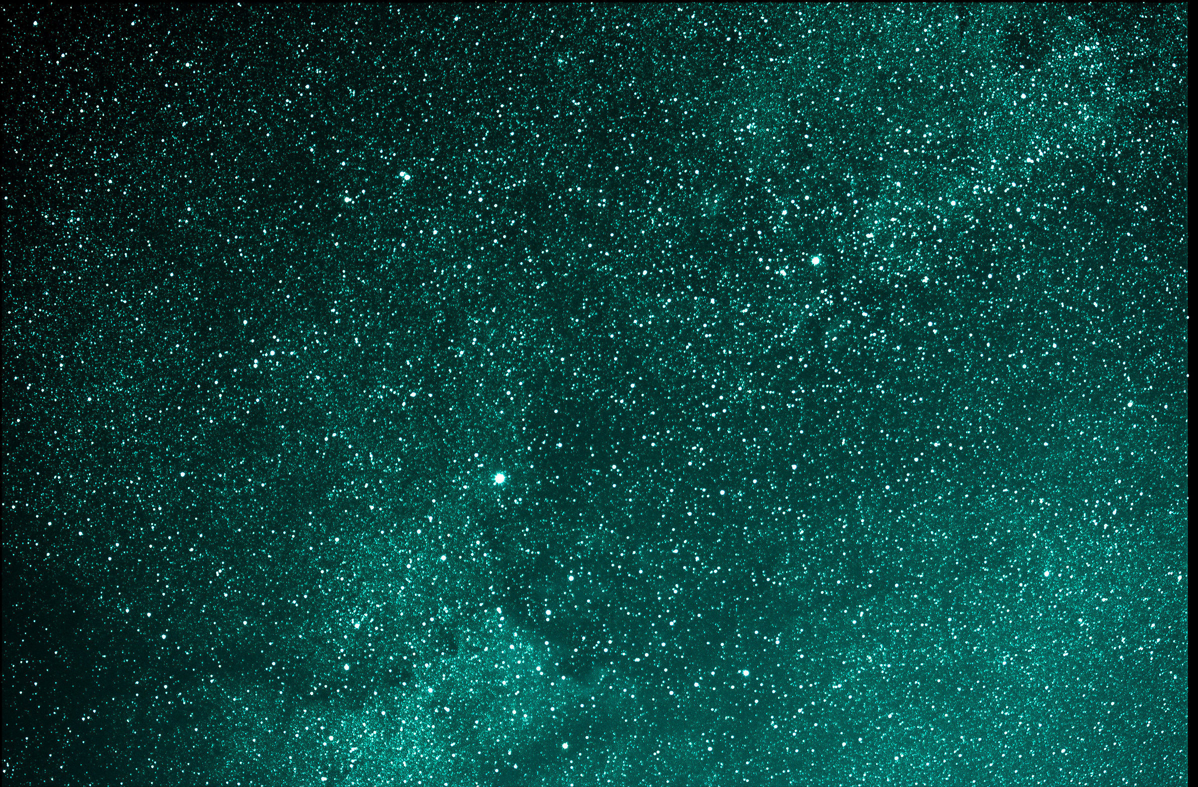 Costellazione del Cigno, tra Deneb e Sadr