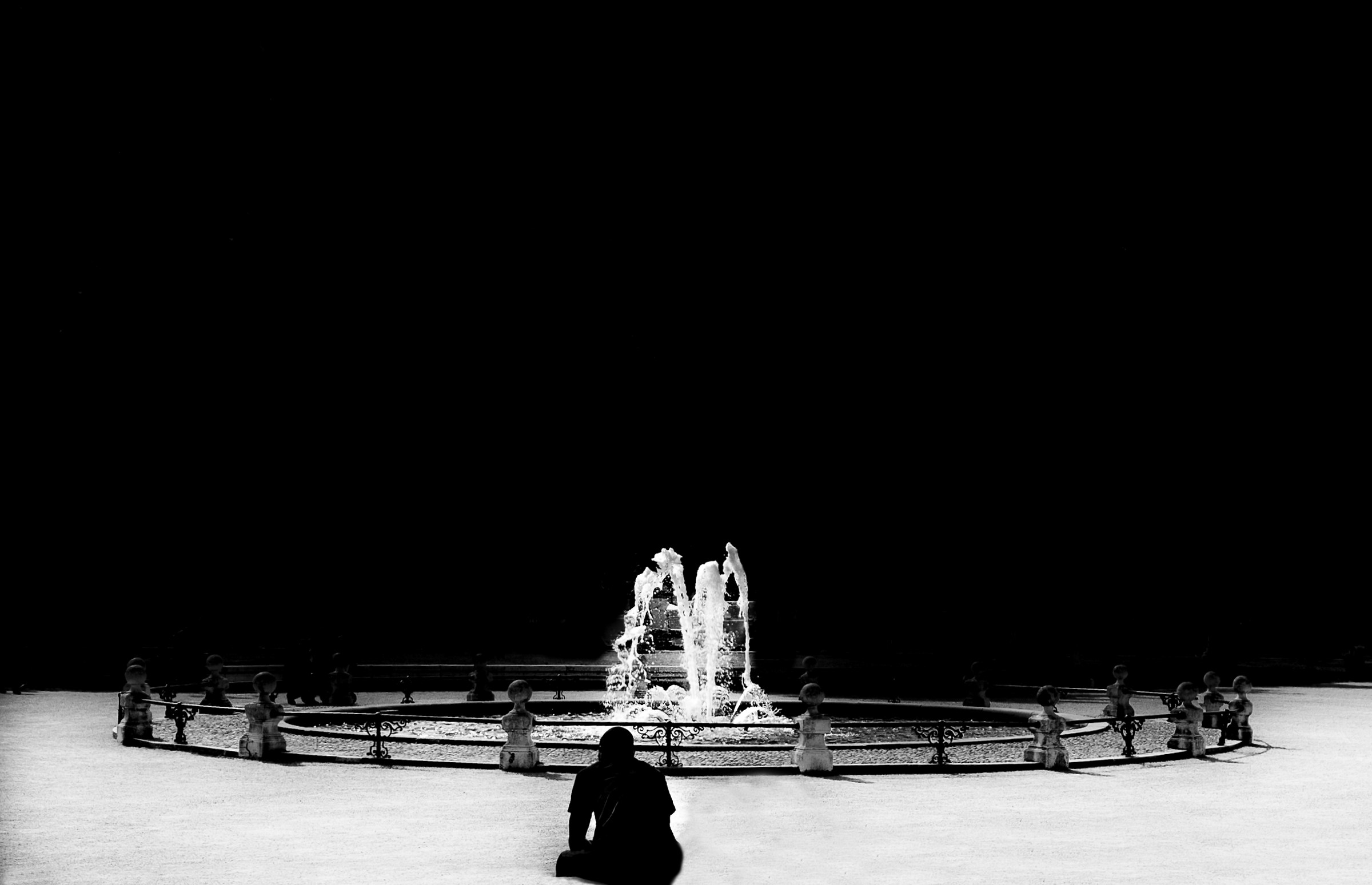 Seduto sul bordo della foto.