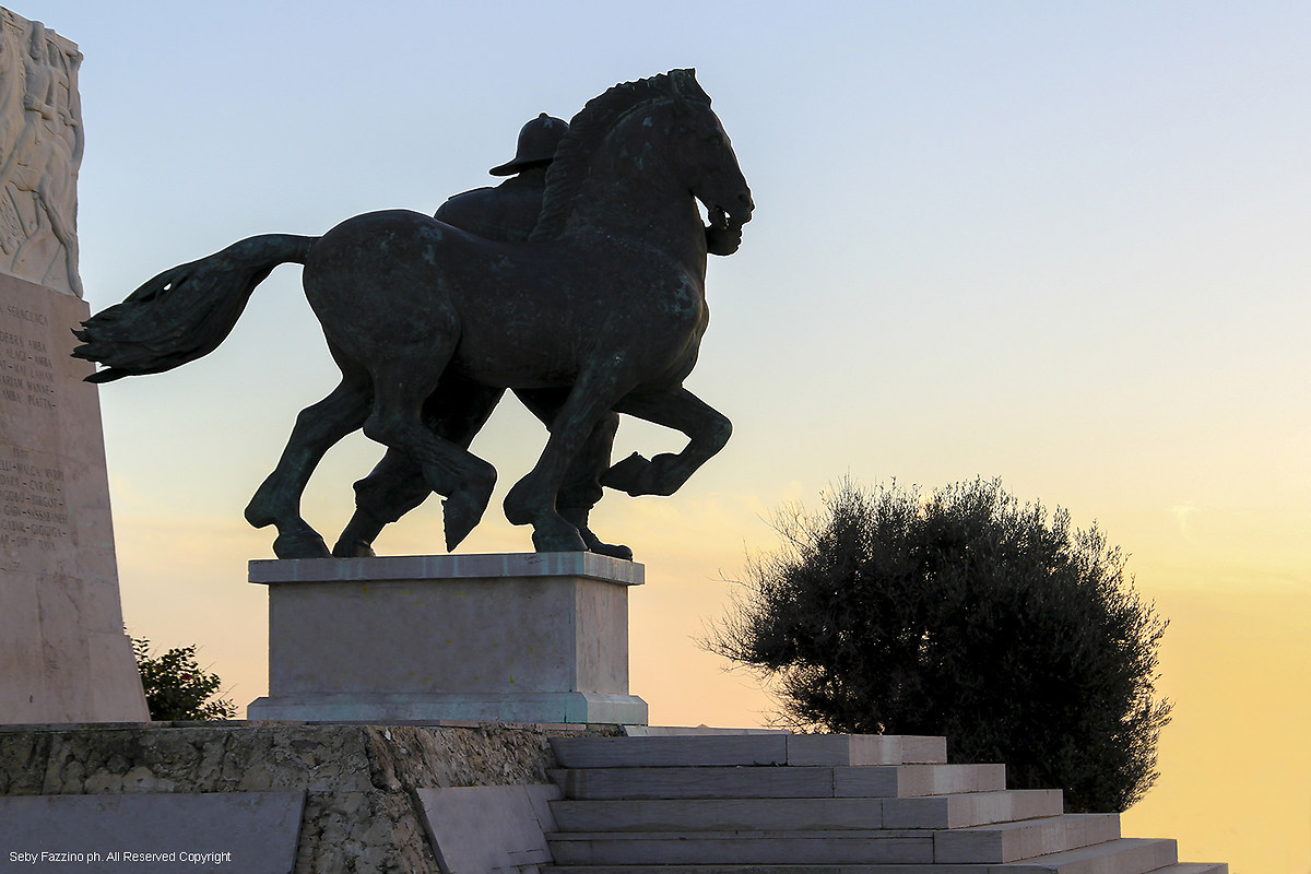 Siracusa - Monumento ai Caduti