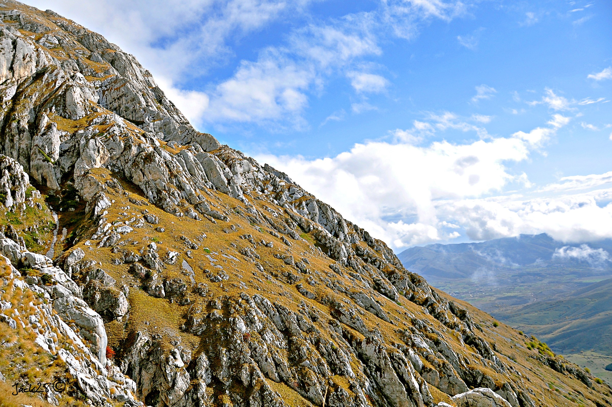 Between heaven and earth .... Monte Velino