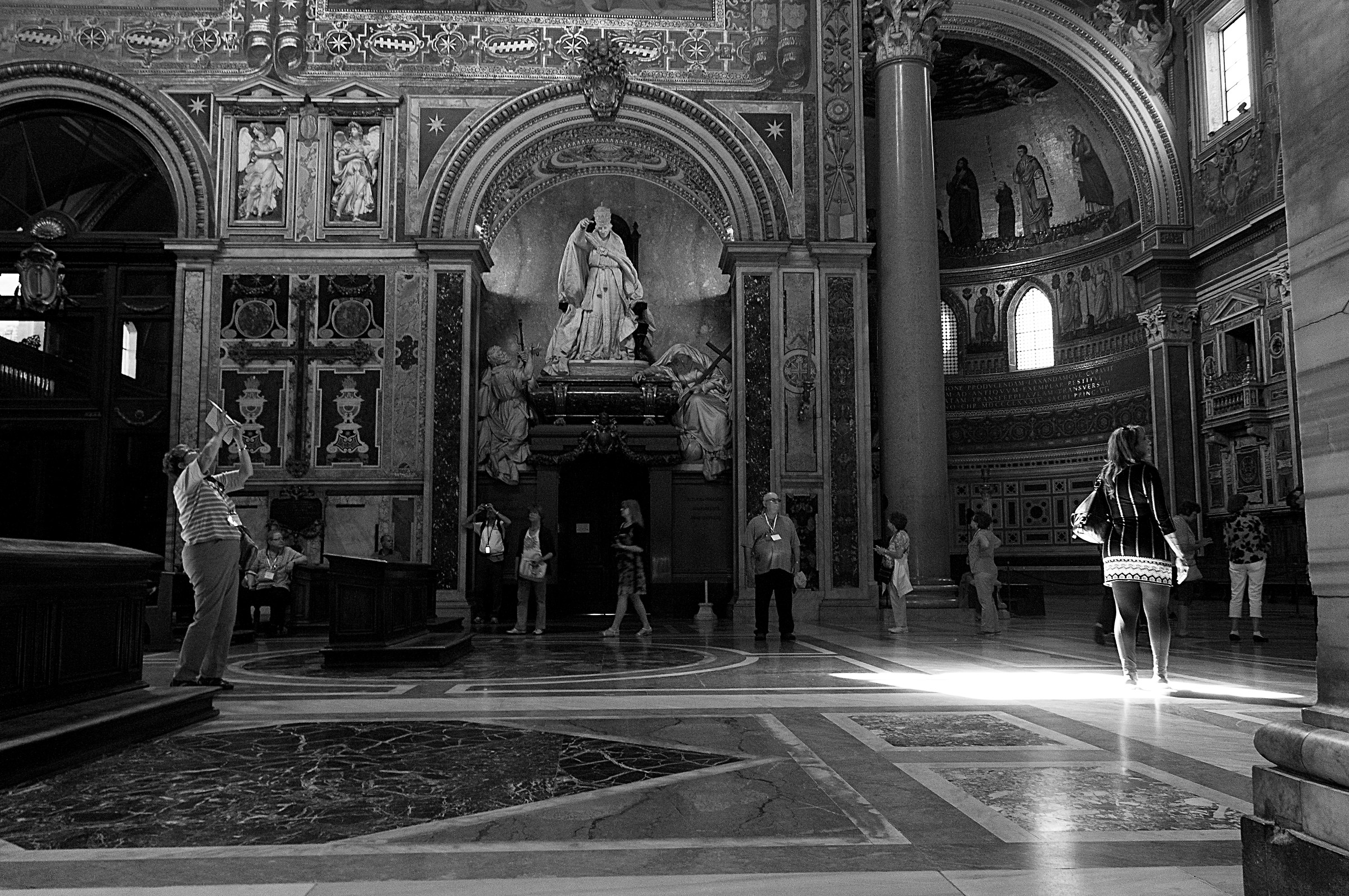 il custode, il fotografo bizzarro...L' illuminata