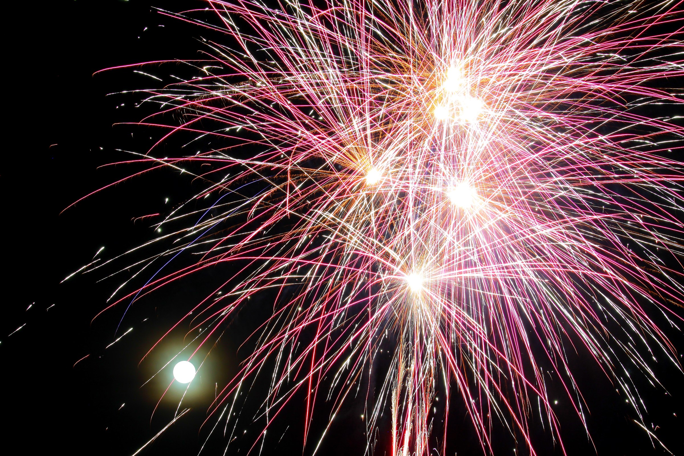 La Luna fa sempre da padrona