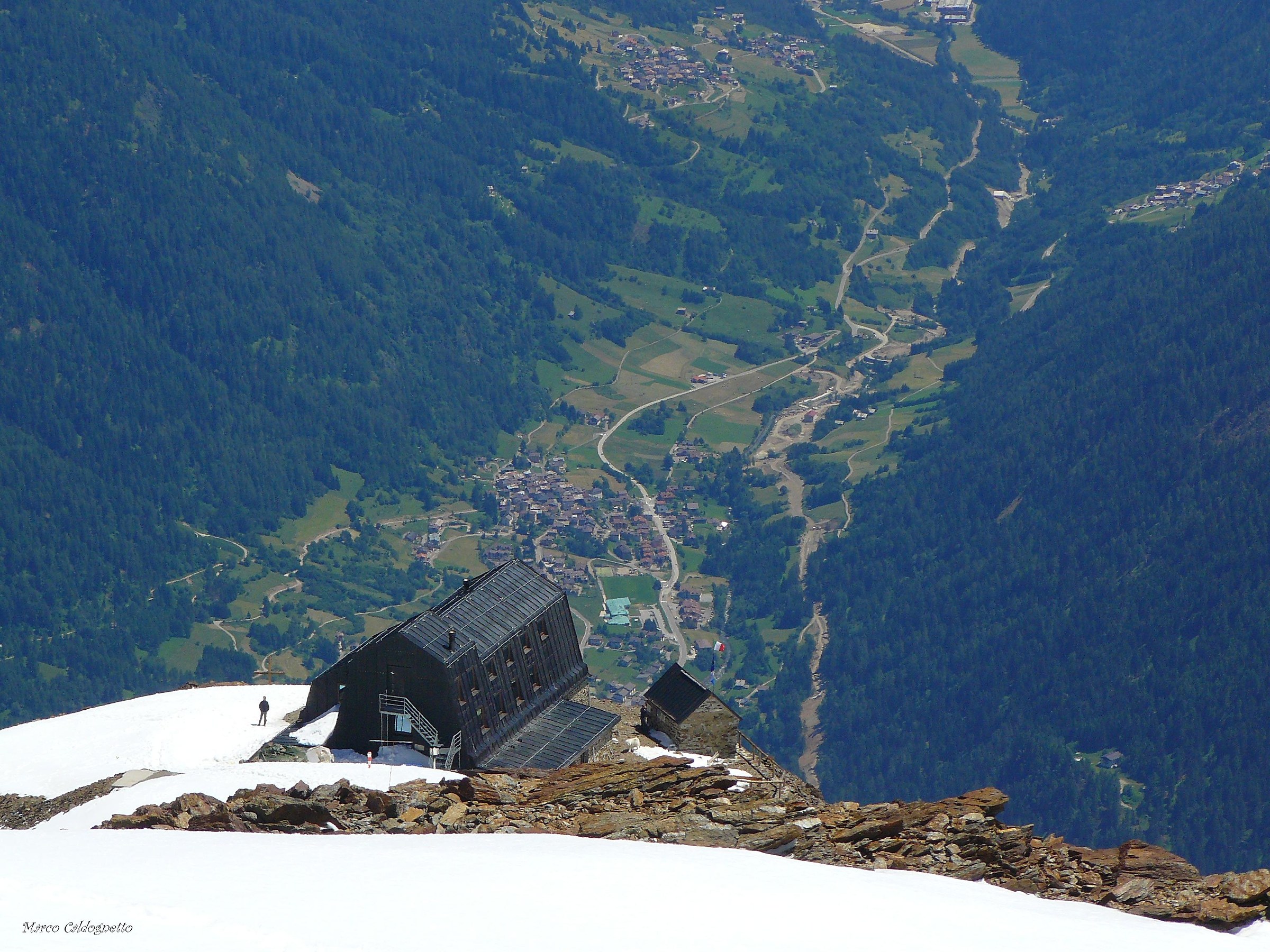 View from the top of Vioz, IL Refuge and the Val di Pejo