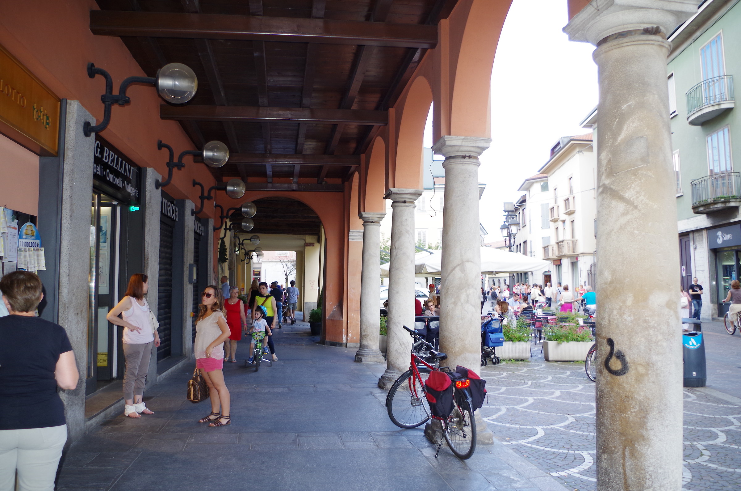 Saronno: portici di Corso Libertà.