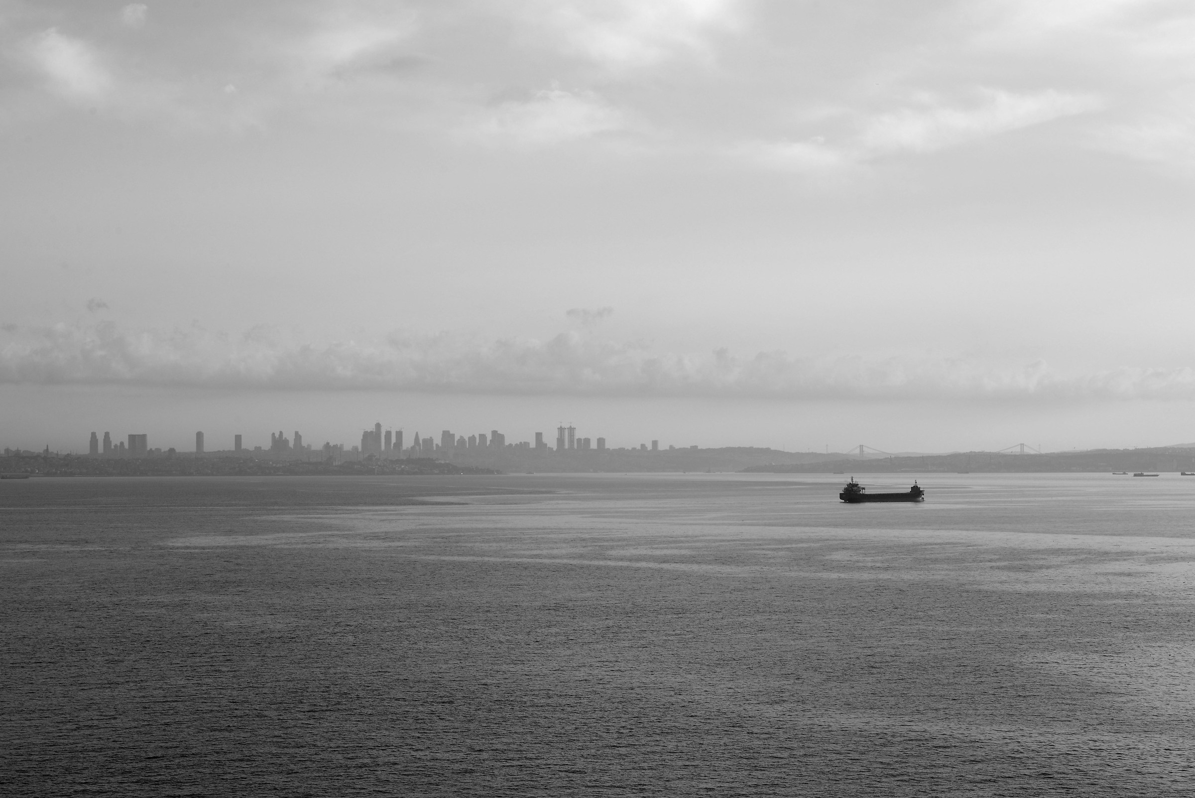 Alba nel porto di Istambul